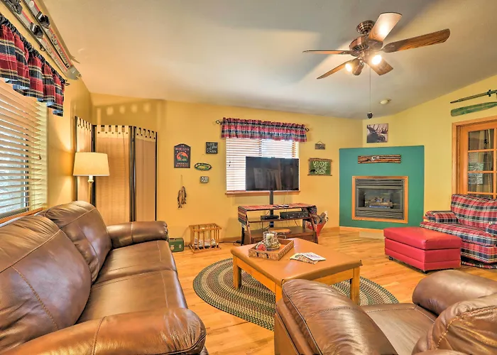 Rustic W/ Deck ~ 4 Mi To Old Town Flagstaff! Casa vacanze