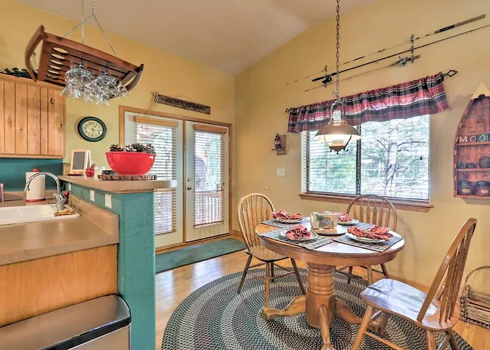 Rustic W/ Deck ~ 4 Mi To Old Town Flagstaff! Ferienhaus Flagstaff